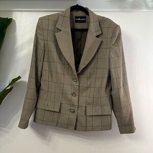 Boxy plaid cropped blazer